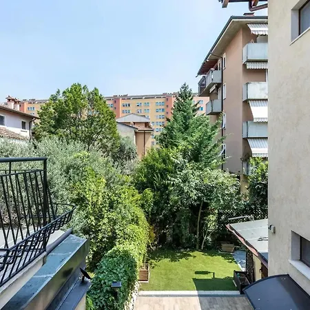 Charming In With Terrace Apartment *
